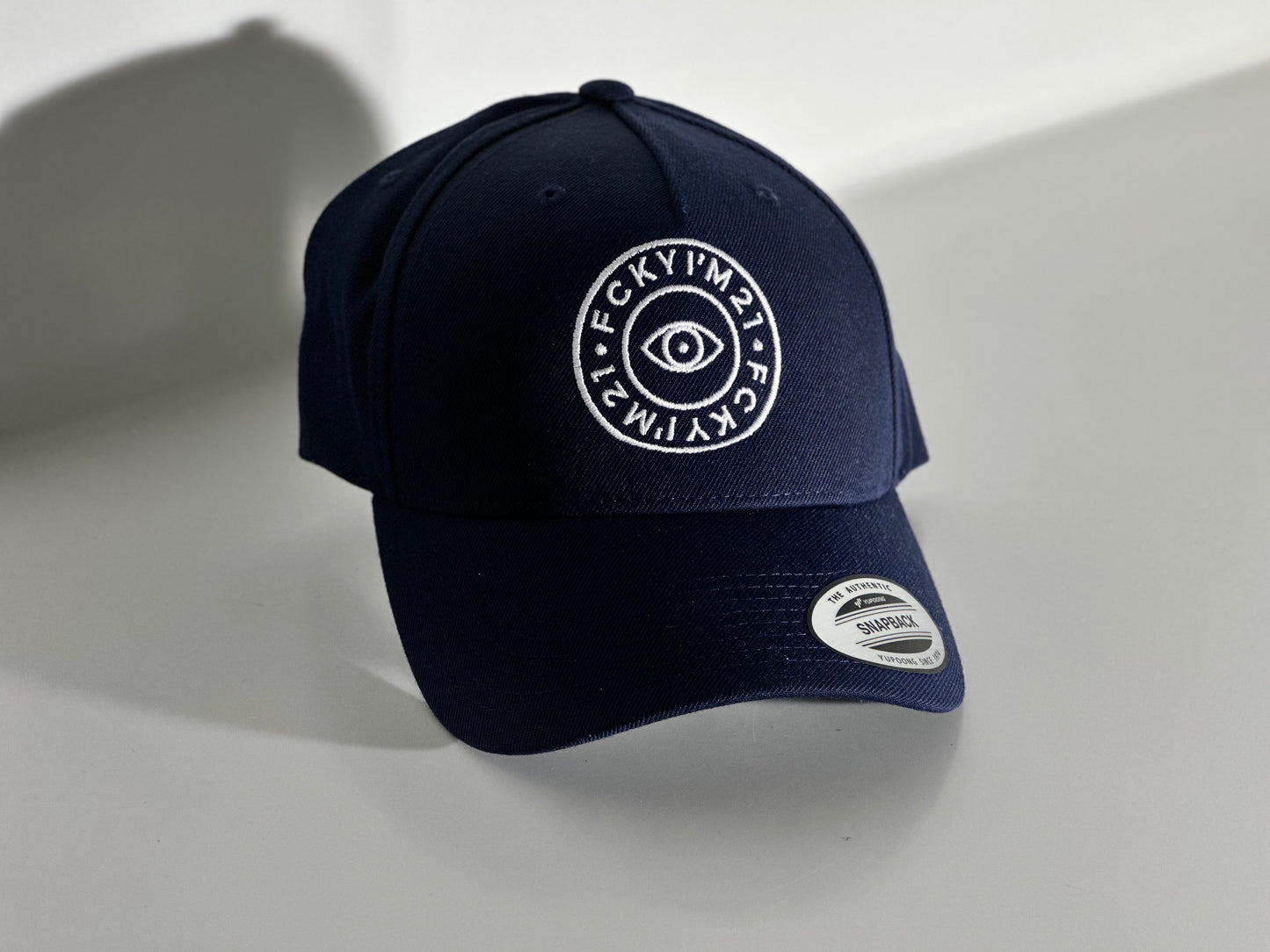 Gorra Azul Marino Premium Estilo Baseball Logotipo REDONDO Blanco